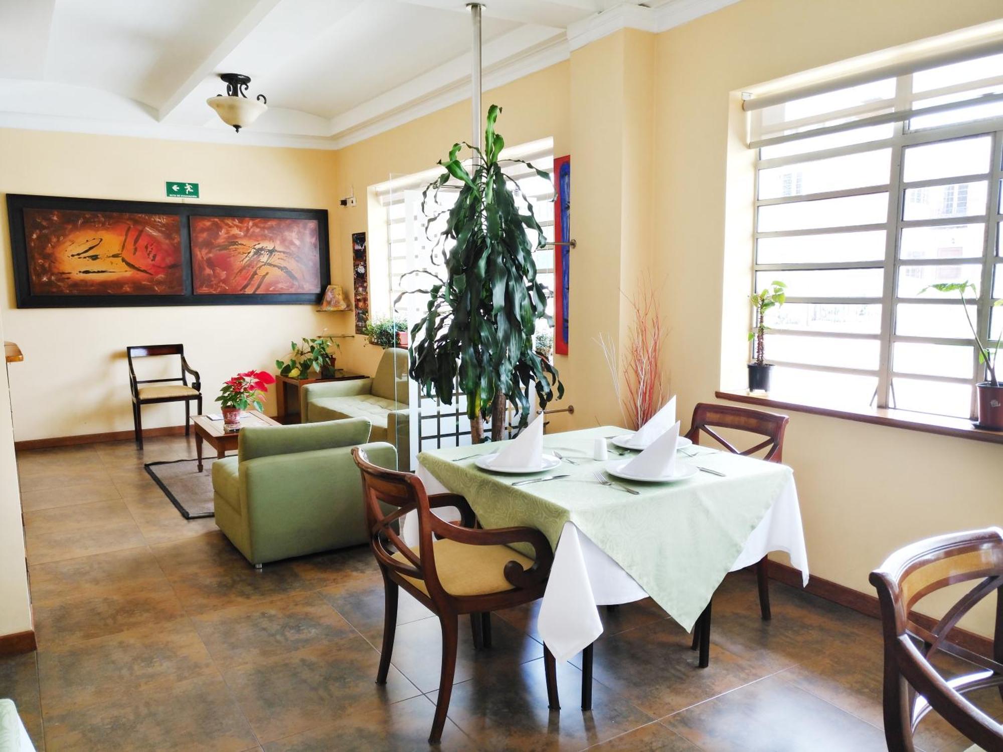 Teusaquillo Boutique Hotel โบโกตา ภายนอก รูปภาพ